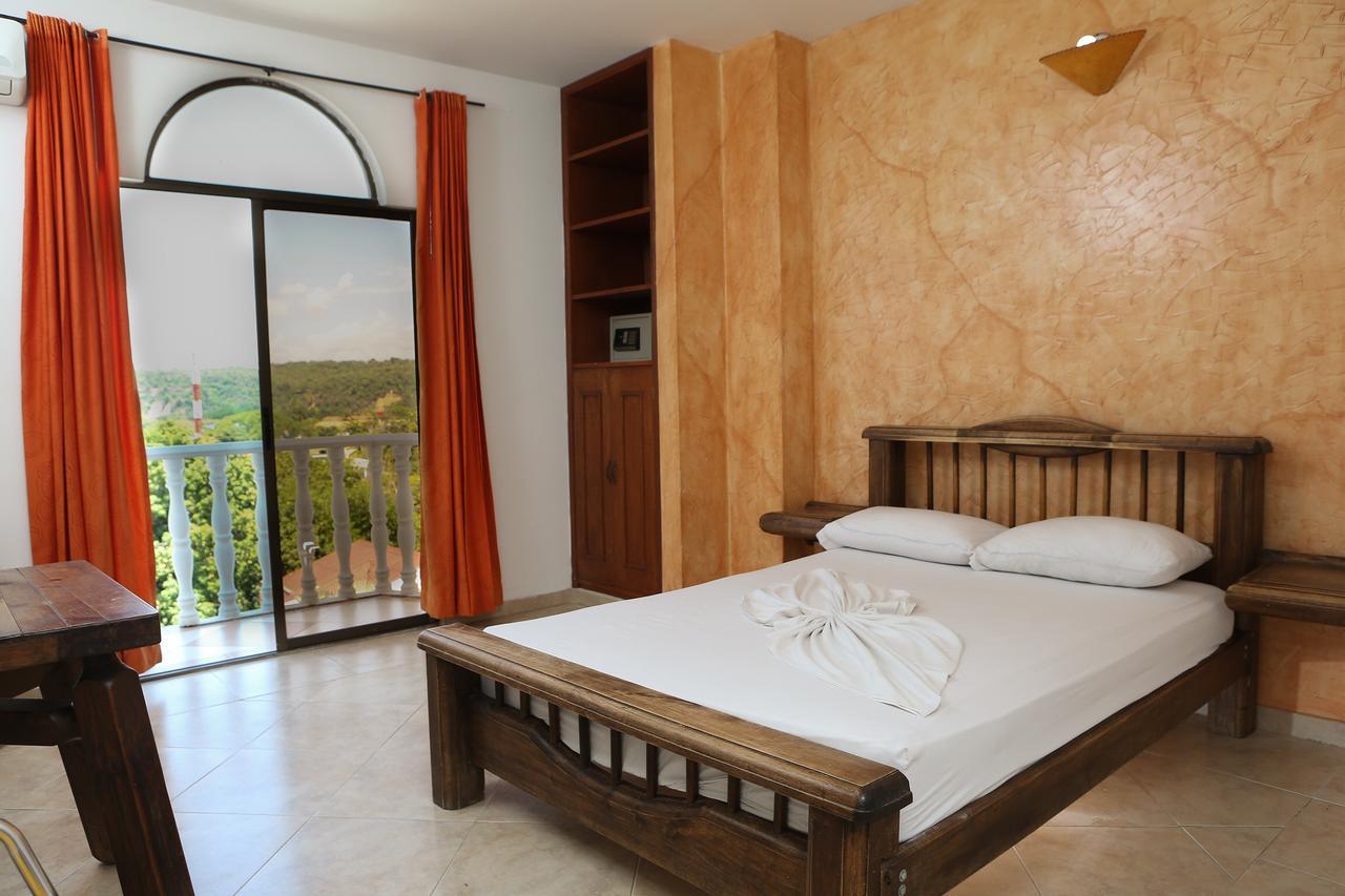 Hotel Anamichu Suites เมลการ์ ภายนอก รูปภาพ